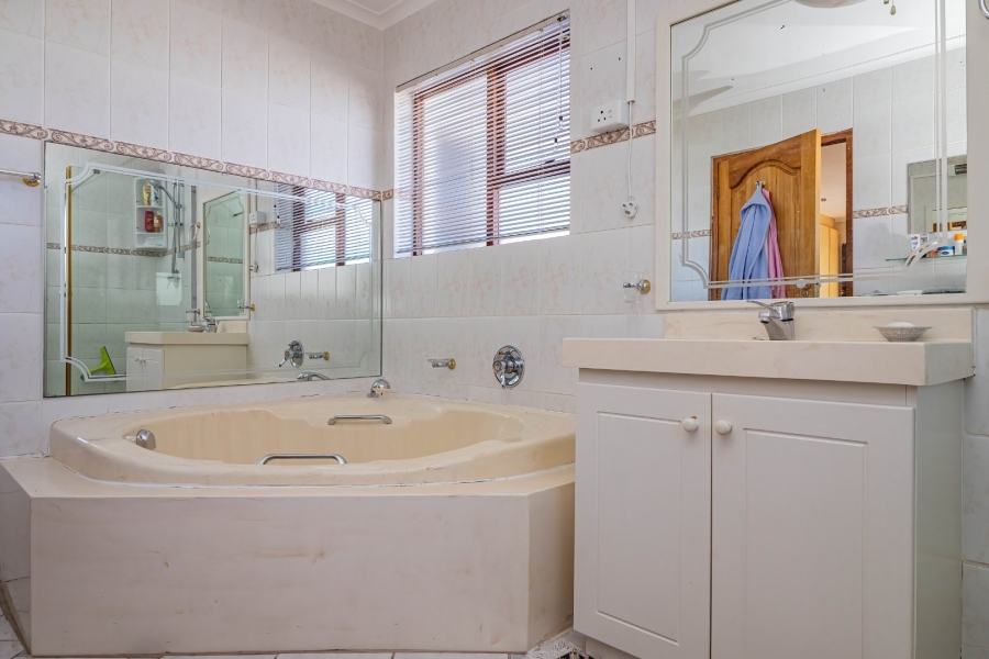 3 Bedroom Property for Sale in Onrus Western Cape
